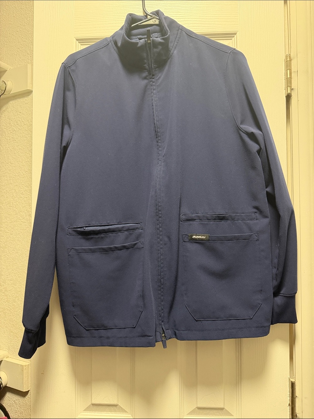 Jaanuu scrub jacket size L